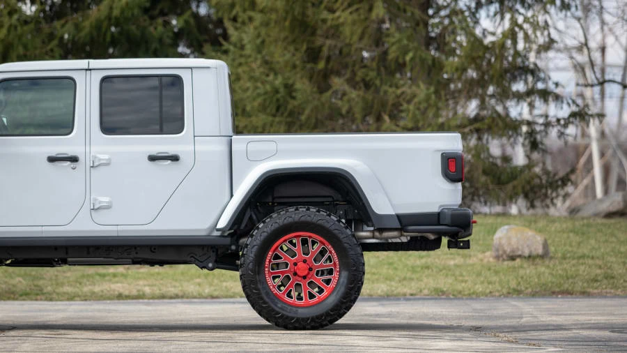 2023 Jeep JT Gladiator - Image 17 of 23