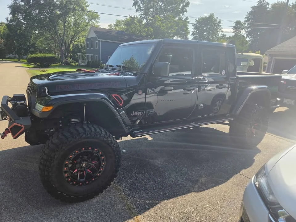 2023 Jeep JT Gladiator - Image 2 of 12
