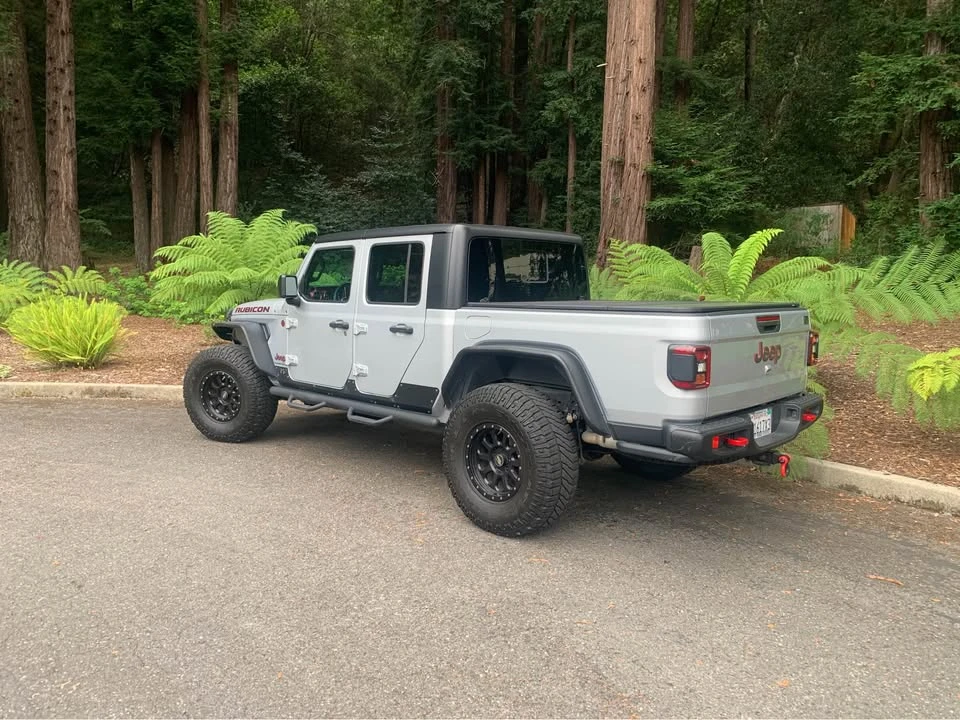 2023 Jeep JT Gladiator - Image 2 of 9