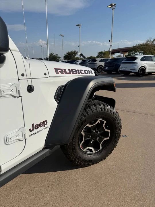 2023 Jeep JT Gladiator - Image 6 of 11