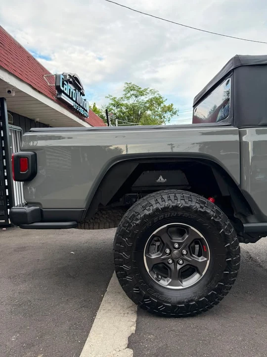 2023 Jeep JT Gladiator - Image 9 of 20