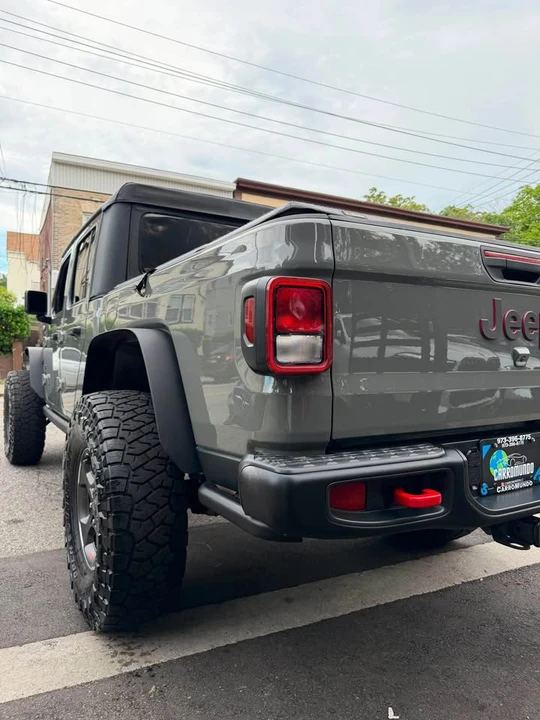 2023 Jeep JT Gladiator - Image 15 of 20