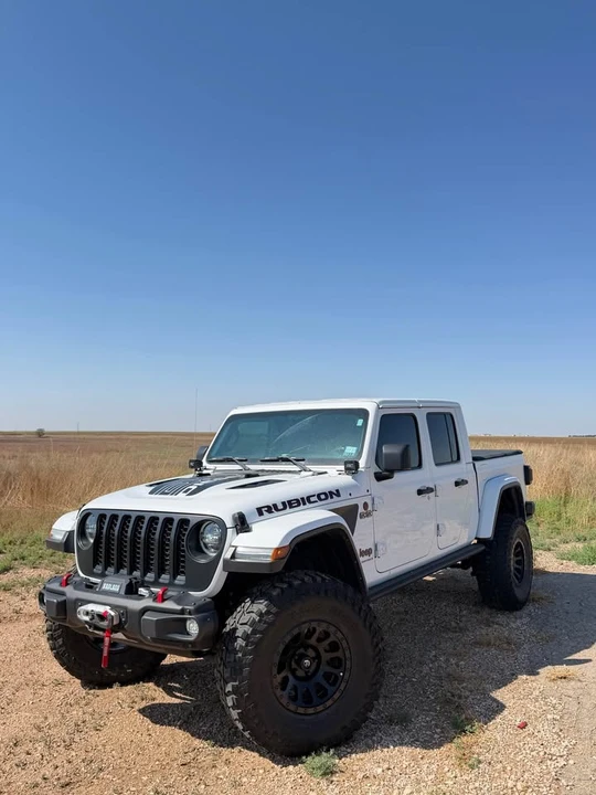 2023 Jeep JT Gladiator - Image 2 of 10