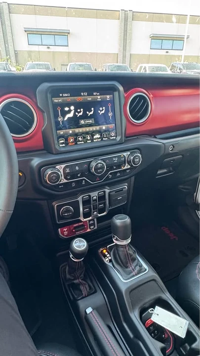 2023 Jeep JT Gladiator - Image 13 of 14
