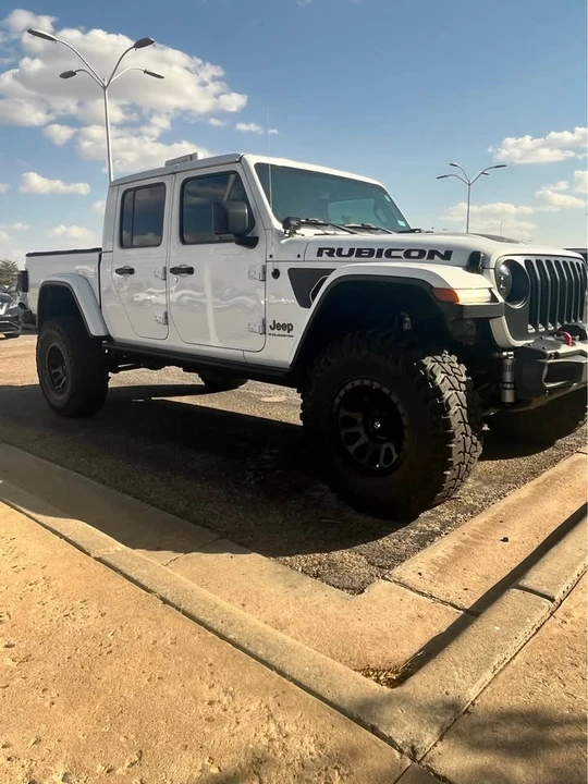 2023 Jeep JT Gladiator - Image 4 of 12