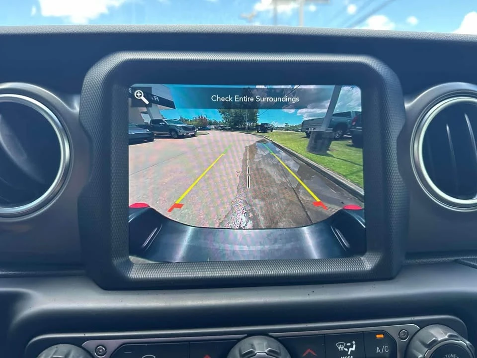2023 Jeep JT Gladiator - Image 16 of 17