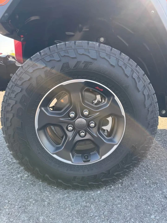 2023 Jeep JT Gladiator - Image 9 of 12