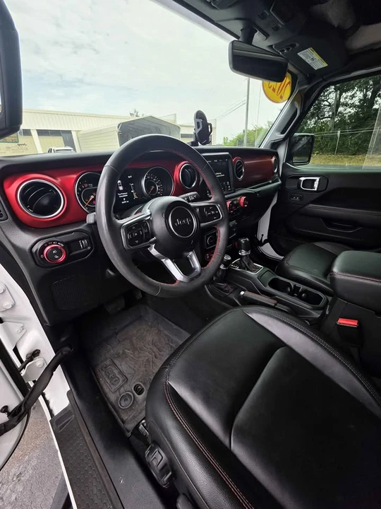 2023 Jeep JT Gladiator - Image 17 of 20