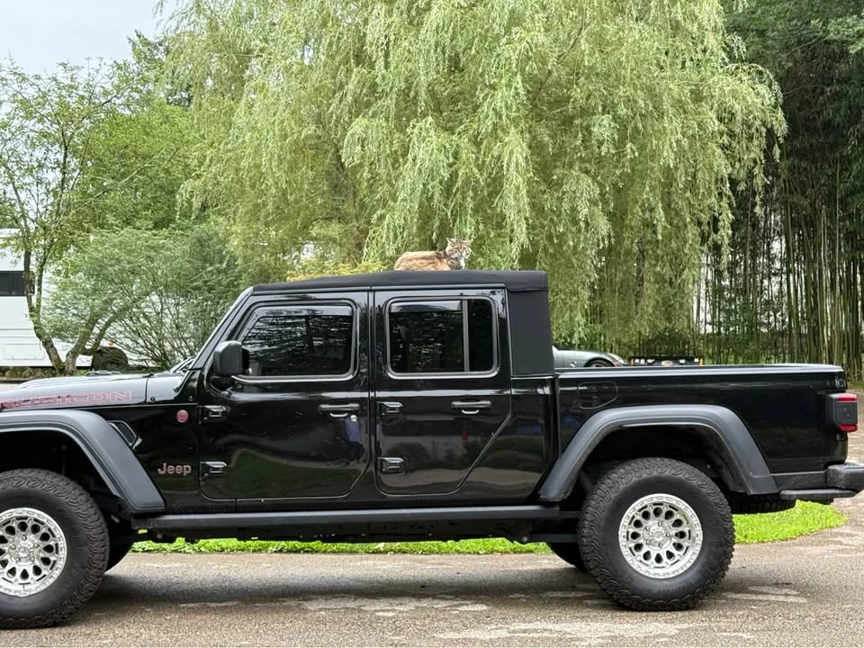 2023 Jeep JT Gladiator - Image 2 of 4