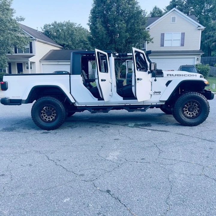 2023 Jeep JT Gladiator - Image 17 of 20
