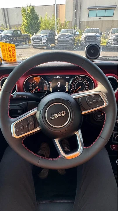 2023 Jeep JT Gladiator - Image 11 of 14