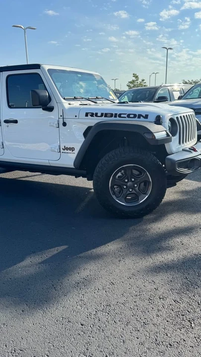 2023 Jeep JT Gladiator - Image 2 of 14
