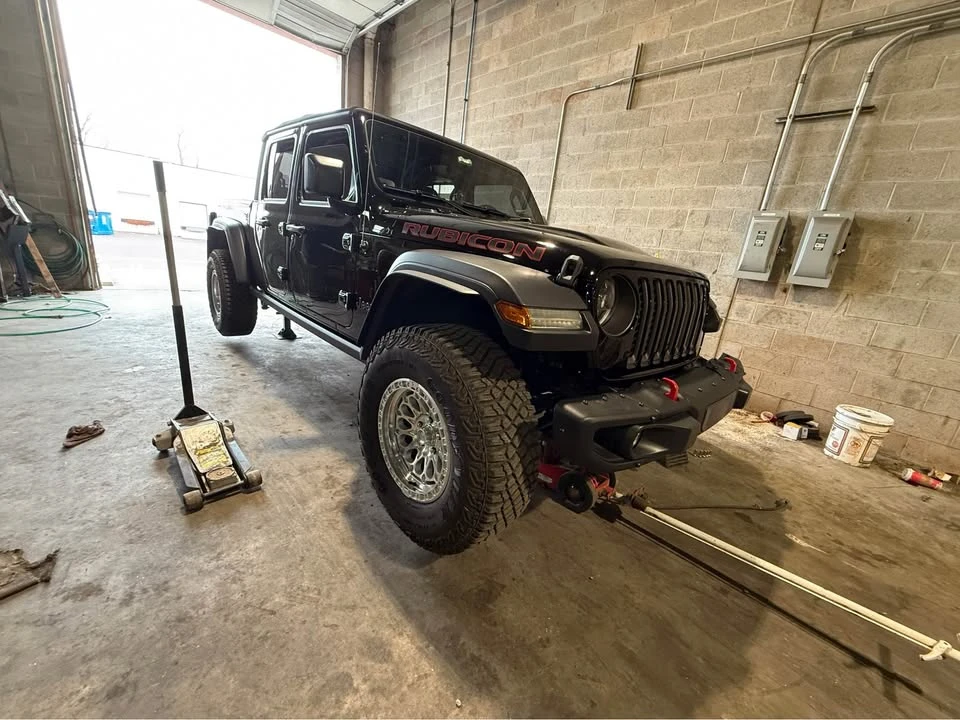 2023 Jeep JT Gladiator - Image 3 of 4