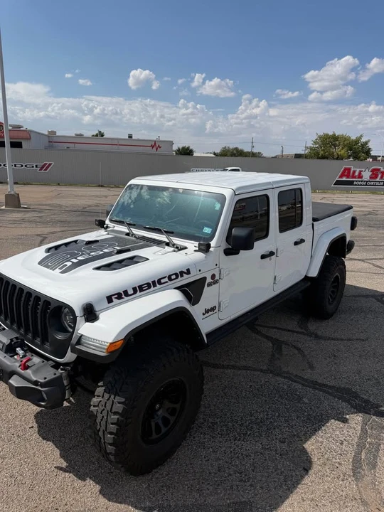 2023 Jeep JT Gladiator - Image 2 of 8