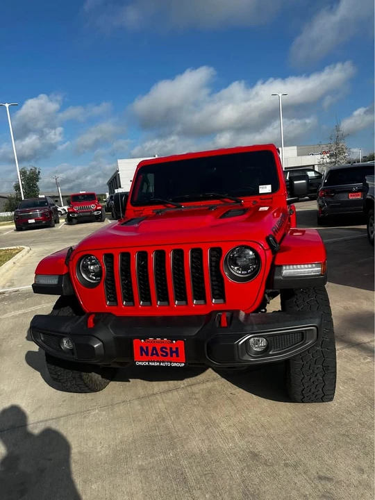 2023 Jeep JT Gladiator - Image 2 of 11
