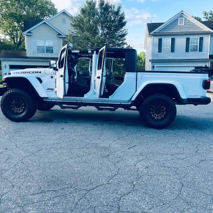 2023 Jeep JT Gladiator - Image 16 of 20