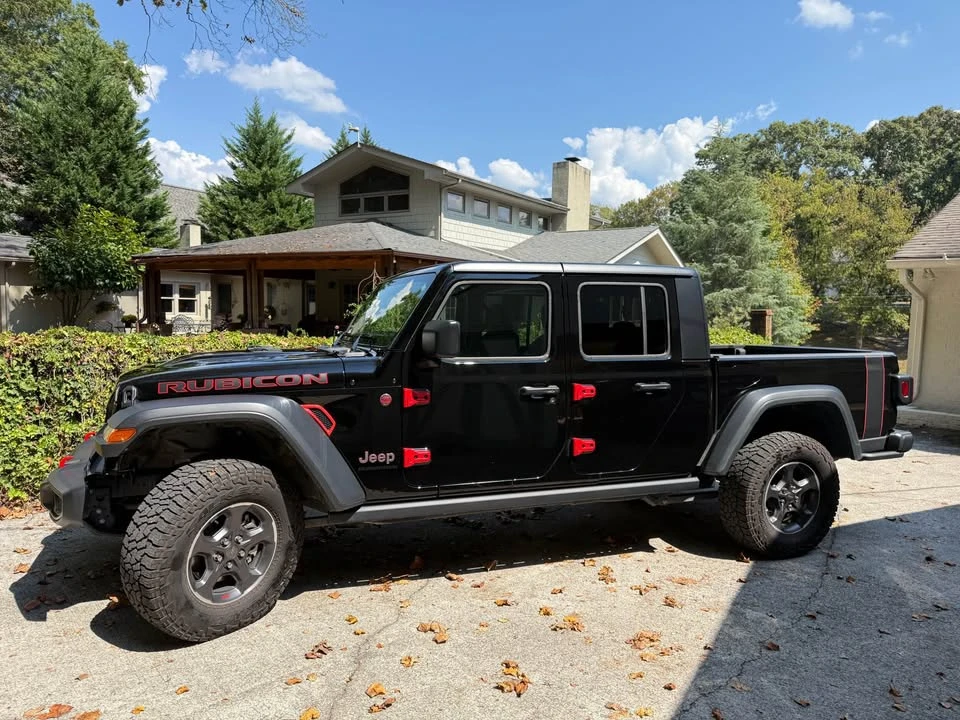 2023 Jeep JT Gladiator - Image 2 of 5