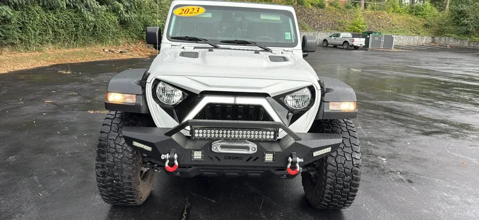 2023 Jeep JT Gladiator - Image 16 of 19