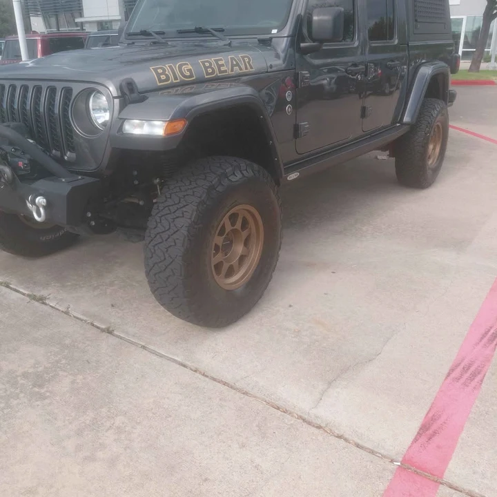 2023 Jeep JT Gladiator - Image 2 of 4