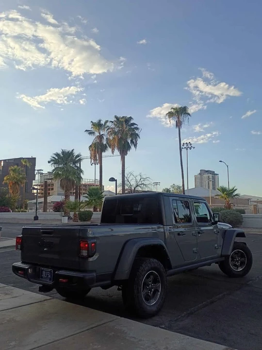2023 Jeep JT Gladiator - Image 5 of 14