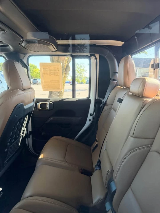 2023 Jeep JT Gladiator - Image 16 of 20