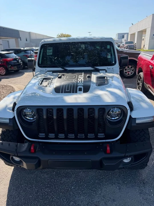 2023 Jeep JT Gladiator - Image 2 of 20