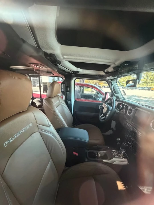 2023 Jeep JT Gladiator - Image 17 of 20