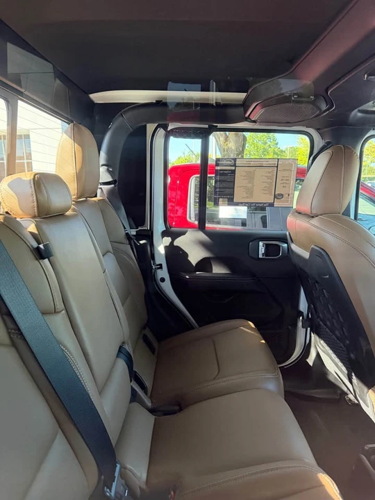 2023 Jeep JT Gladiator - Image 18 of 20