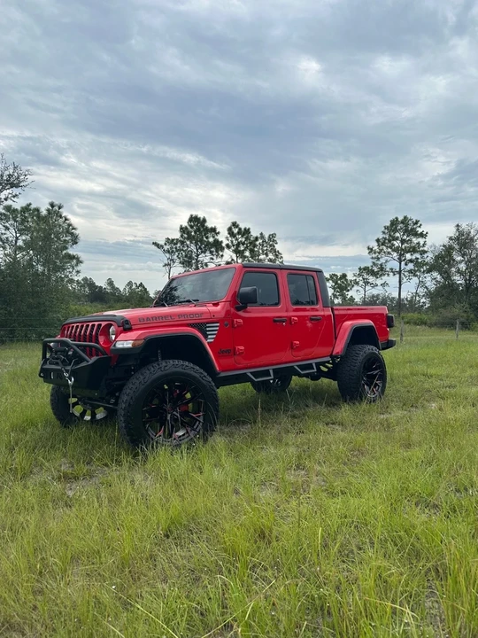 2023 Jeep JT Gladiator - Image 2 of 16