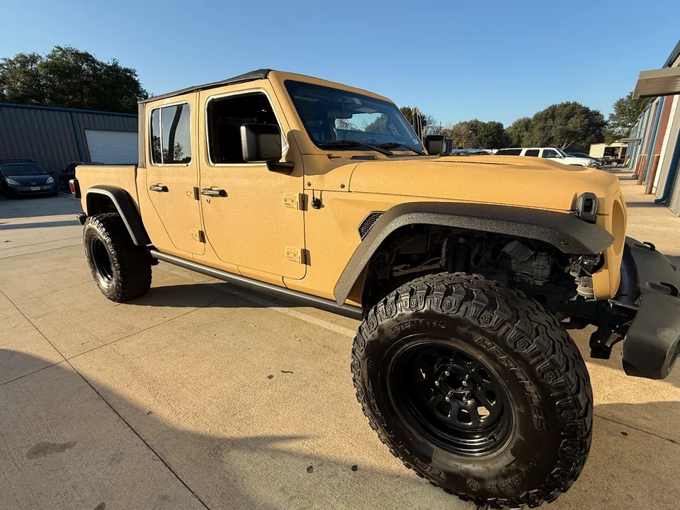 2023 Jeep JT Gladiator - Image 4 of 9