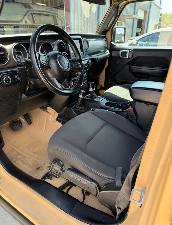 2023 Jeep JT Gladiator - Image 5 of 9