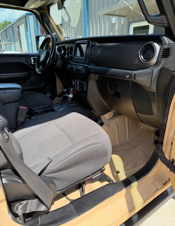 2023 Jeep JT Gladiator - Image 6 of 9