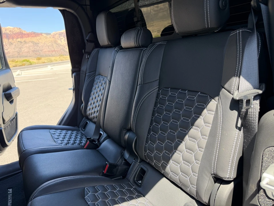 2023 Jeep JT Gladiator - Image 23 of 31
