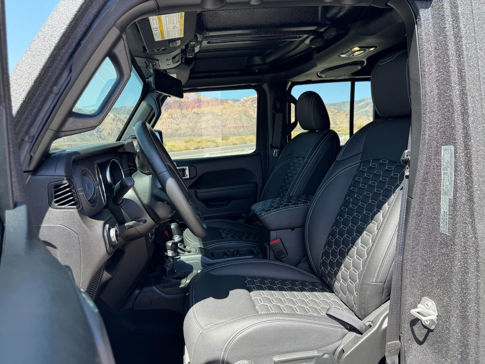 2023 Jeep JT Gladiator - Image 26 of 31