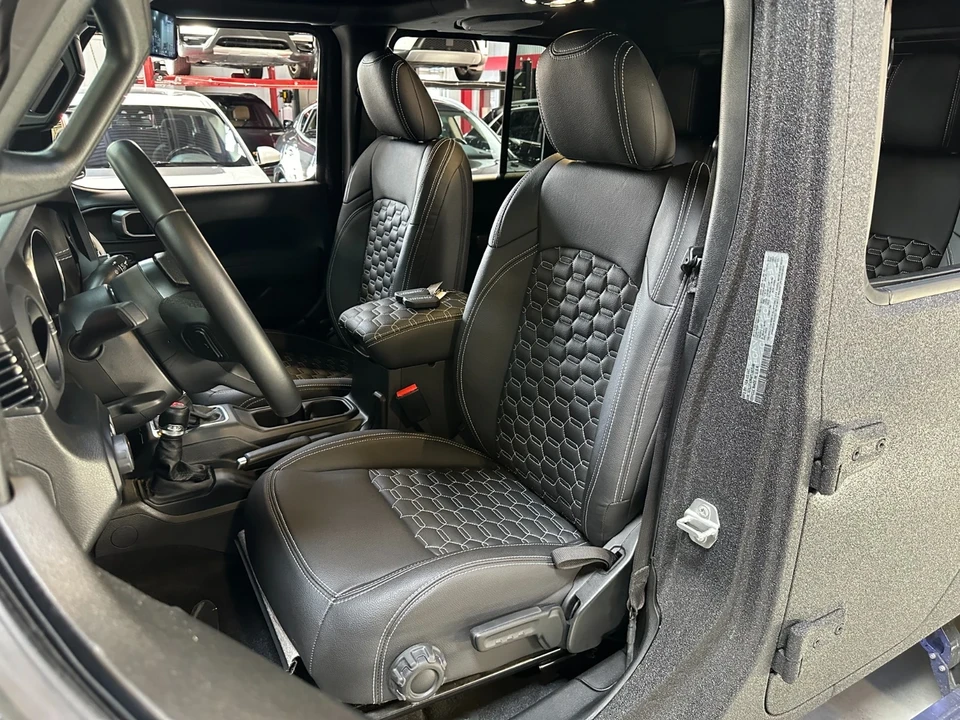 2023 Jeep JT Gladiator - Image 15 of 21