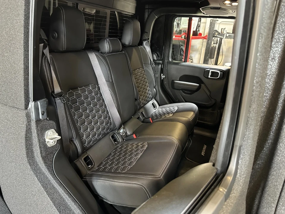 2023 Jeep JT Gladiator - Image 17 of 21
