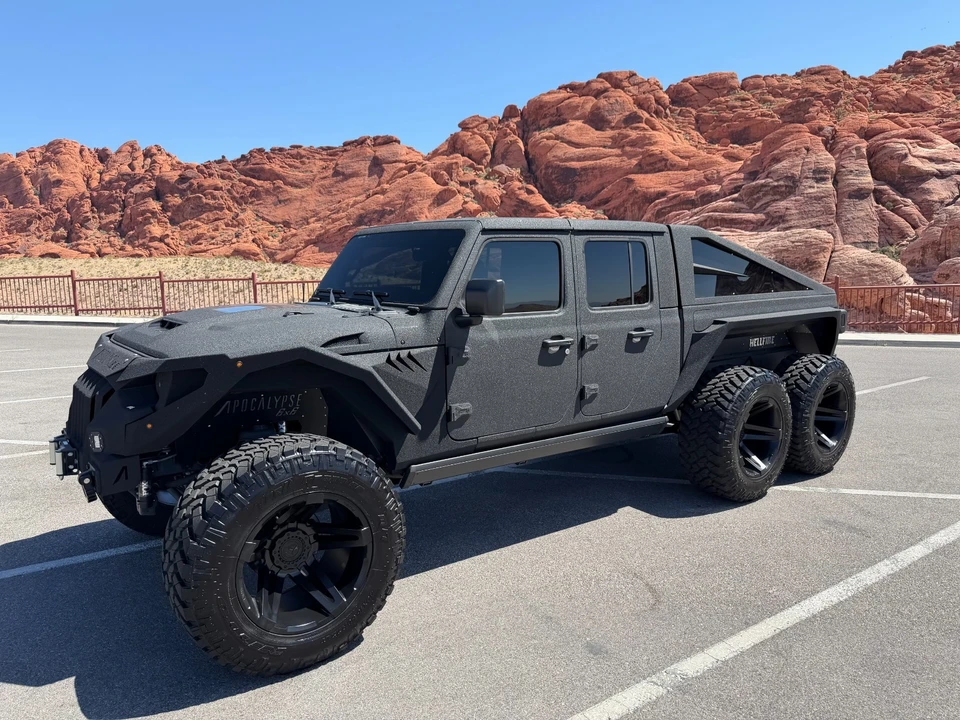 2023 Jeep JT Gladiator - Image 2 of 31