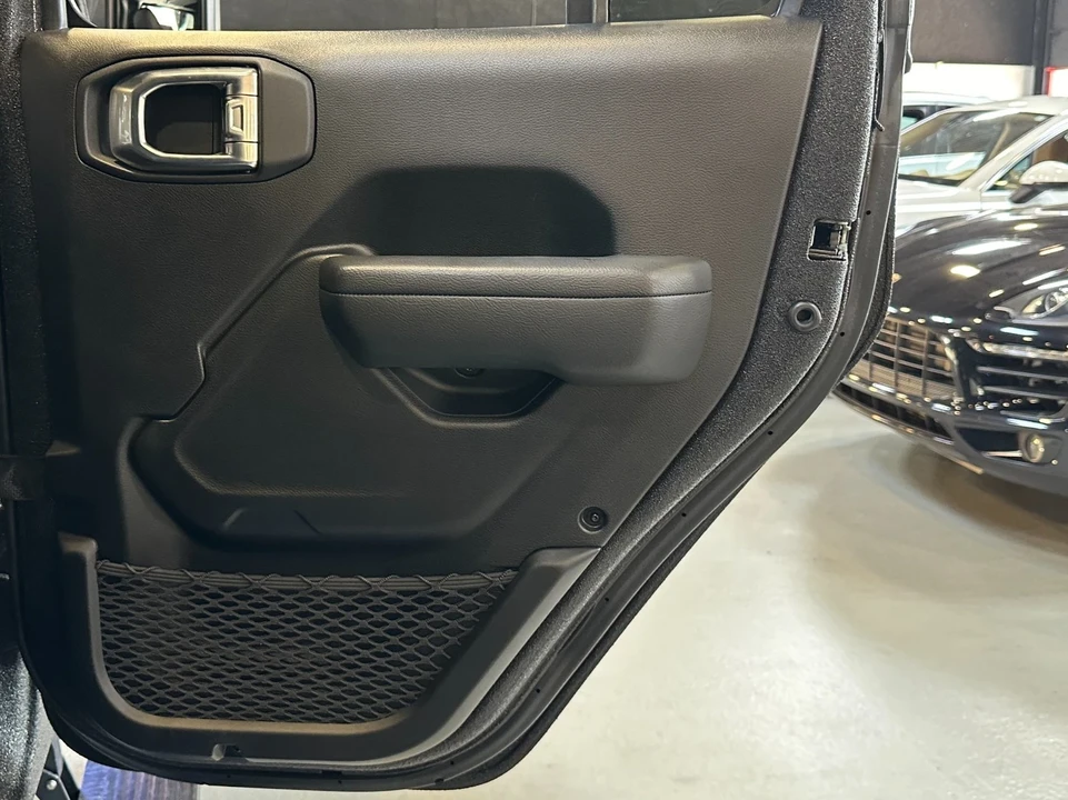 2023 Jeep JT Gladiator - Image 20 of 21