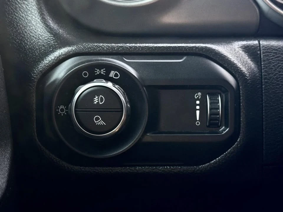 2023 Jeep JT Gladiator - Image 16 of 20