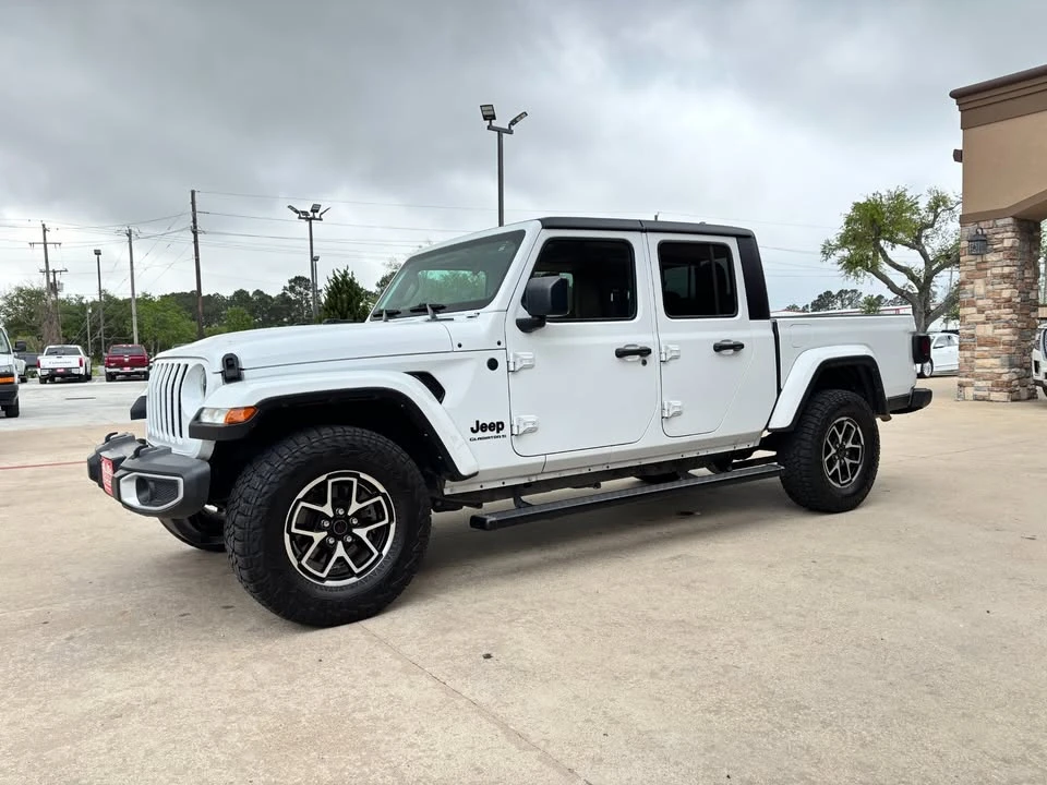 2023 Jeep JT Gladiator - Image 2 of 16