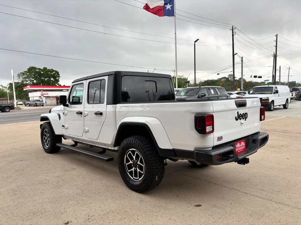 2023 Jeep JT Gladiator - Image 5 of 16
