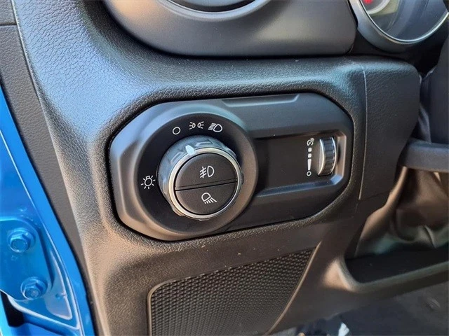 2023 Jeep JT Gladiator - Image 16 of 21