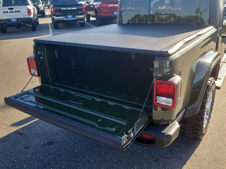 2023 Jeep JT Gladiator - Image 7 of 21