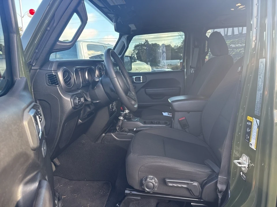 2023 Jeep JT Gladiator - Image 9 of 12