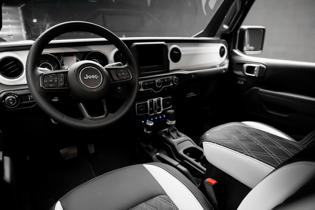 2023 Jeep JT Gladiator - Image 2 of 12