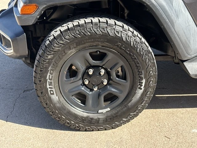 2023 Jeep JT Gladiator - Image 11 of 17