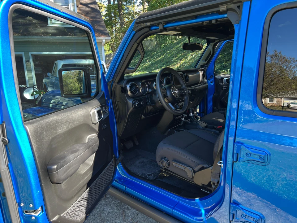 2023 Jeep JT Gladiator - Image 28 of 31