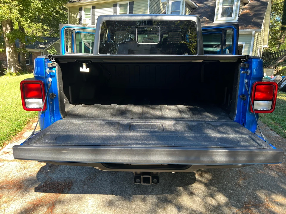 2023 Jeep JT Gladiator - Image 8 of 31