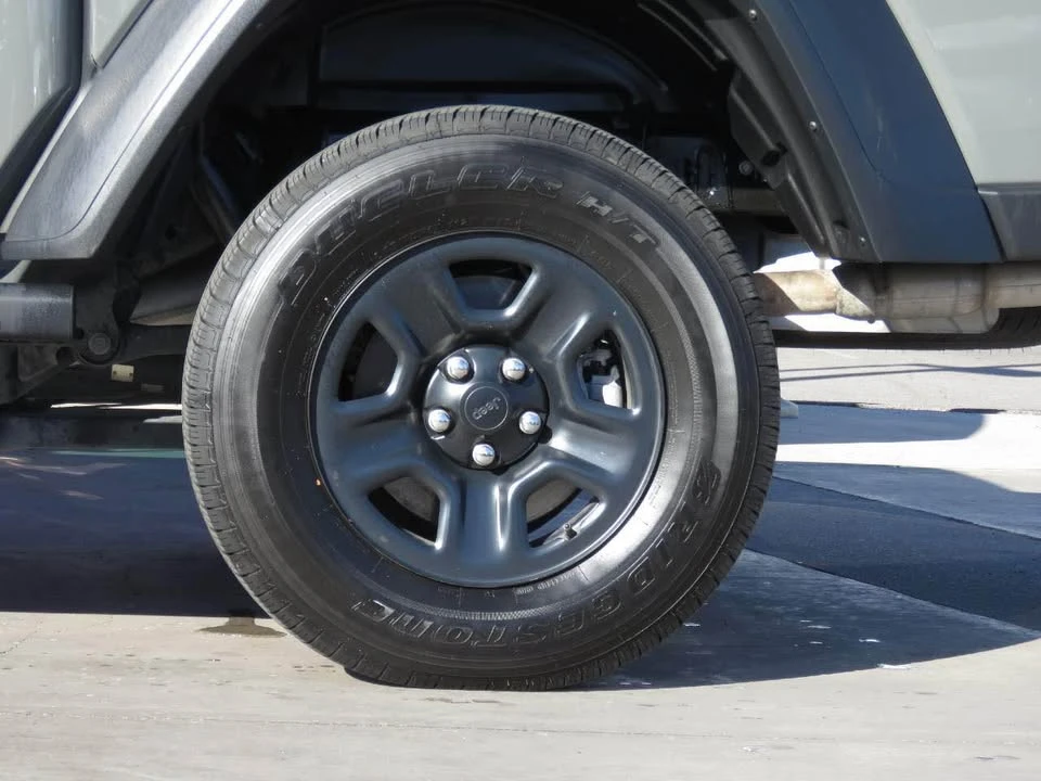 2023 Jeep JT Gladiator - Image 6 of 14