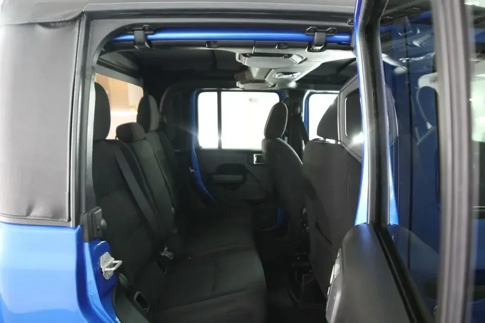 2023 Jeep JT Gladiator - Image 12 of 17